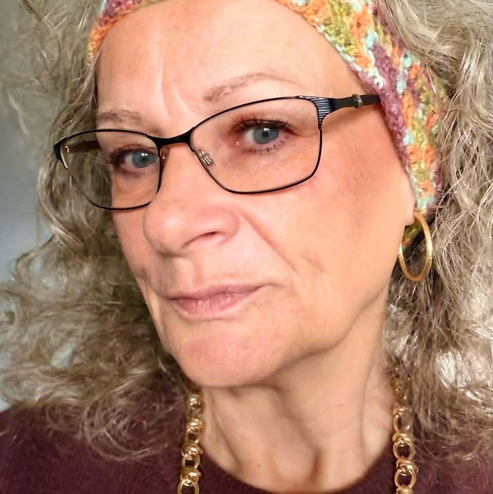 Portrait of sculptor Carole Smith